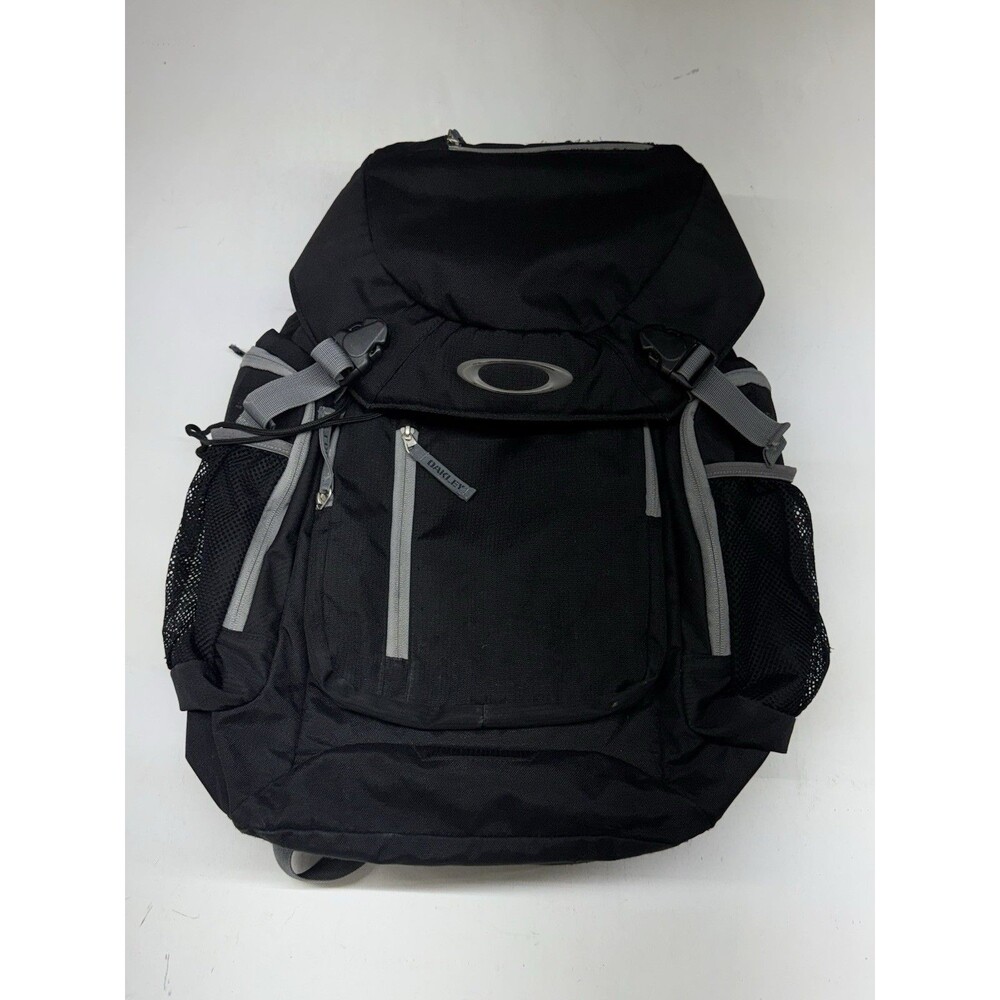 Oakley Utility Sport Backpack Cinch Buckle Top Pockets Black Gray Outdoor School